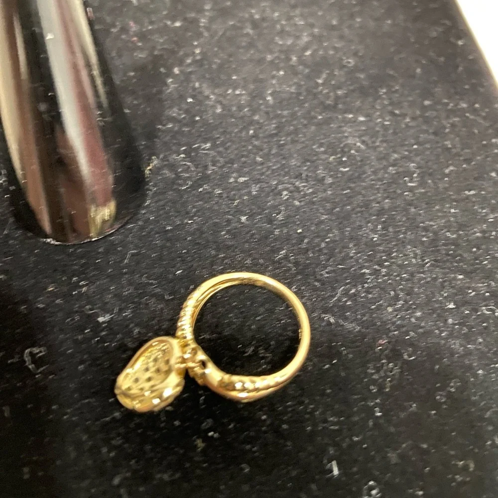 18K Diamond Dangle Heart Ring - Picture 4 of 10